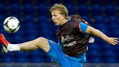 Kuyt forma ve top dağıtacak!