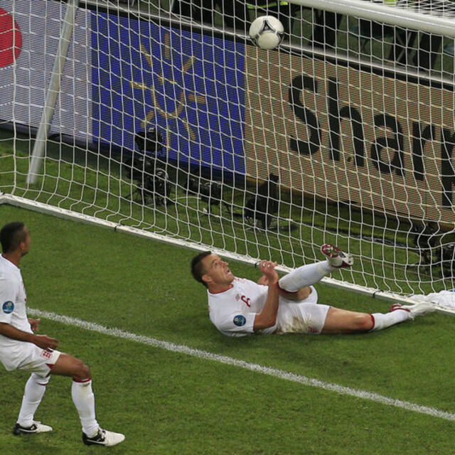 Çizgi hakemi golü görmedi!