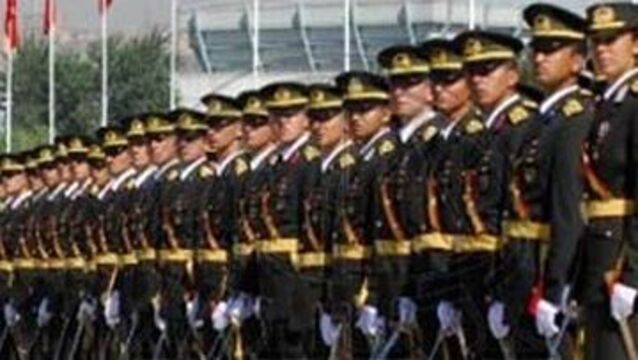 Harp Akademileri'ne 'türban' düzenlemesi