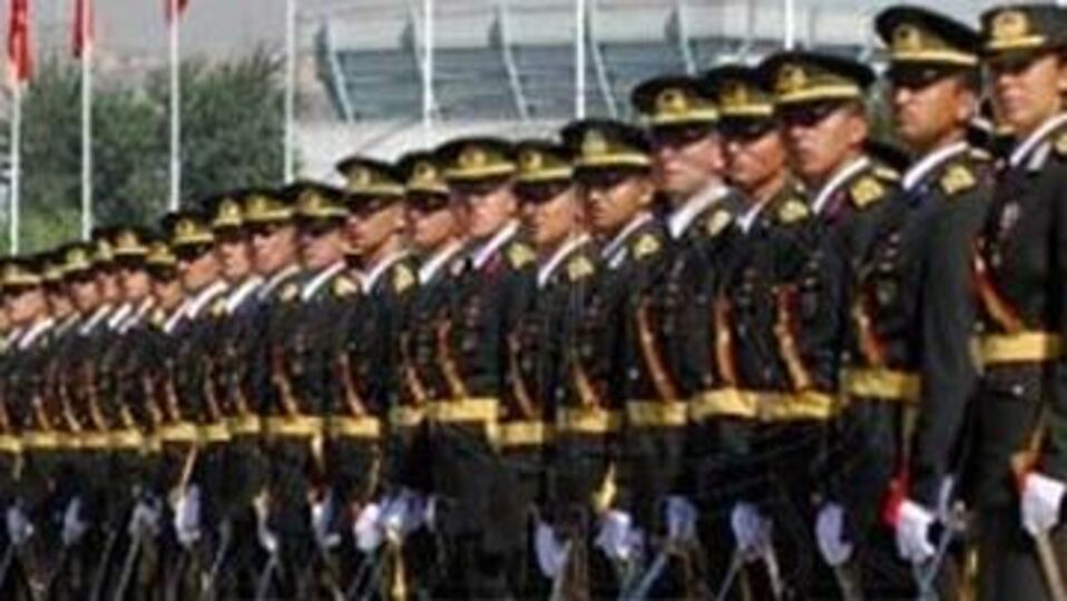Harp Akademileri'ne 'türban' düzenlemesi