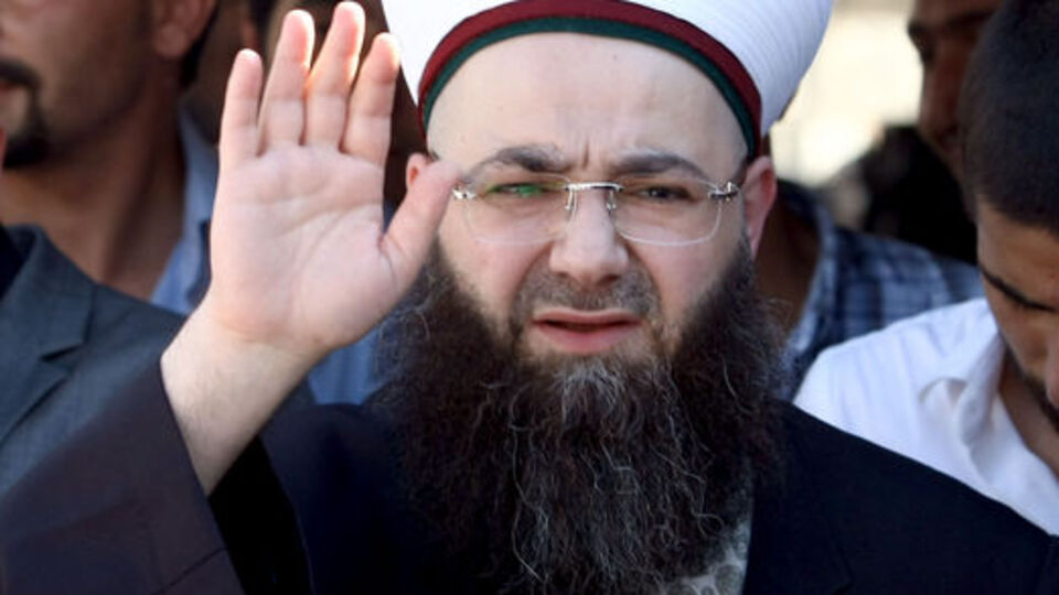 "2 karım ve 8 çocuğum var"