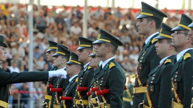Eş kriteri kalkıyor mu?