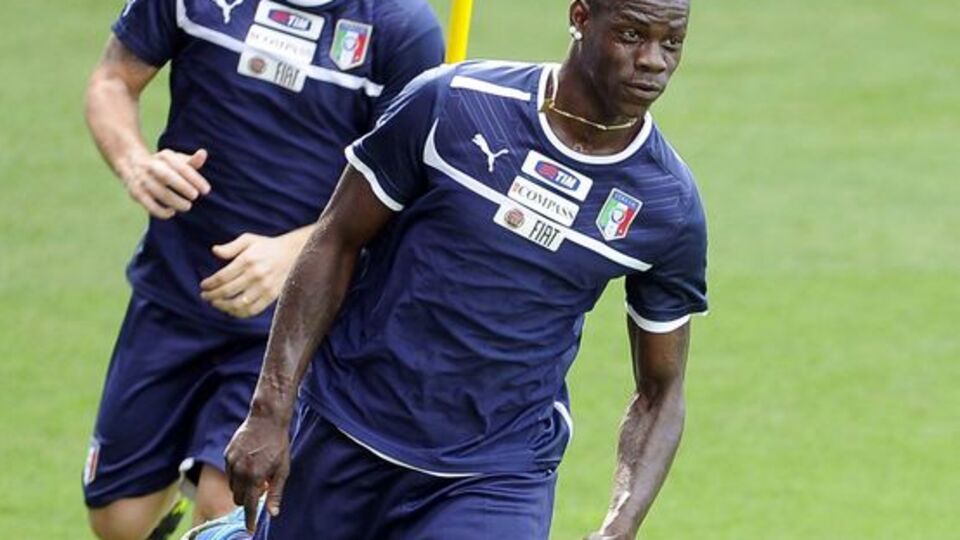 Balotelli'ye uyarı!