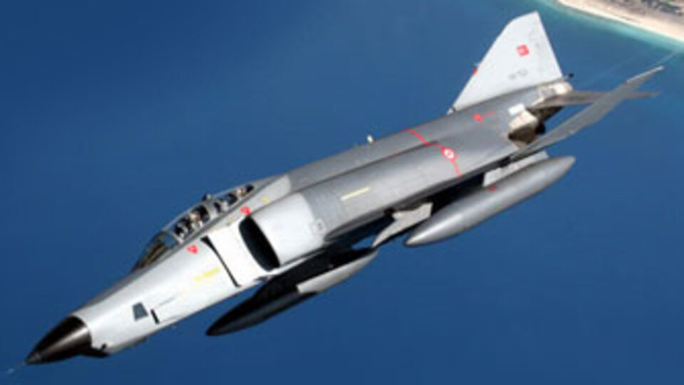 Yalnız, silahsız ve korkusuz!