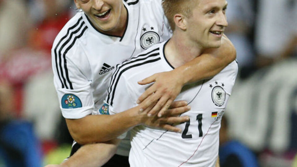 Mesut ve arkadaşları rekora koşuyor!