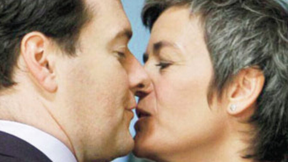 Bakanlar dudaktan döndü!