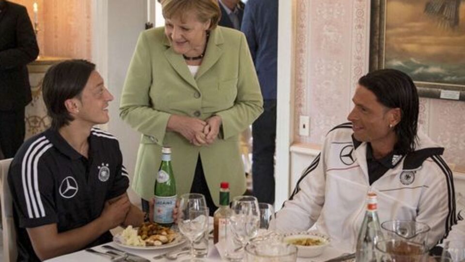 Merkel'den Mesut'a!..