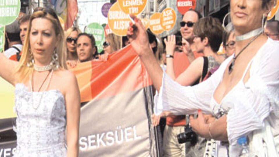 Eşcinsellerin 'onur yürüyüşü'