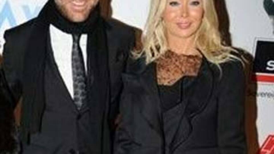 "Kafama votka şişesiyle vurdu"