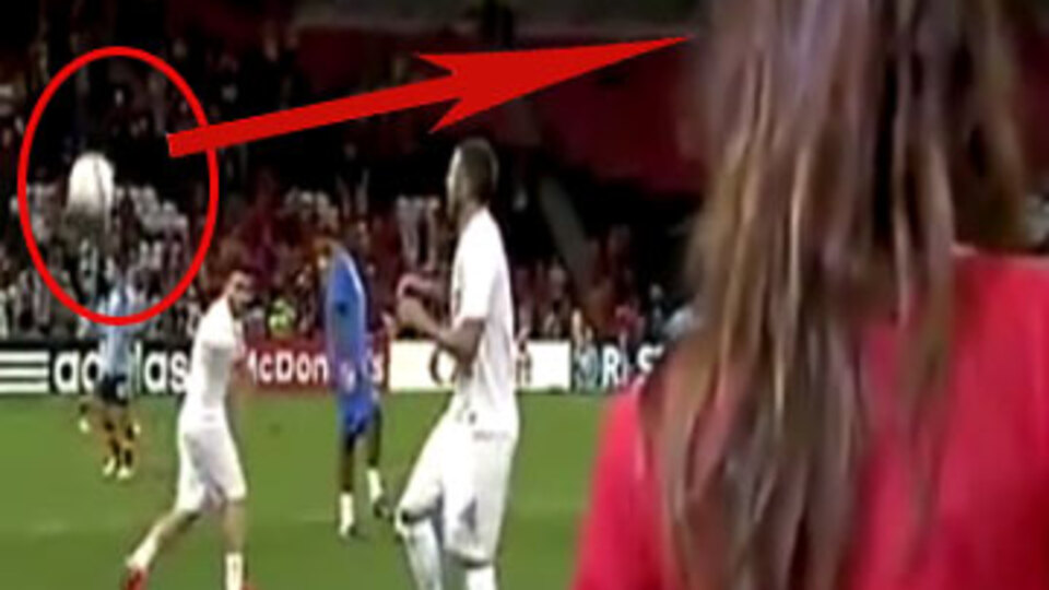 Casillas görmesin! VİDEO