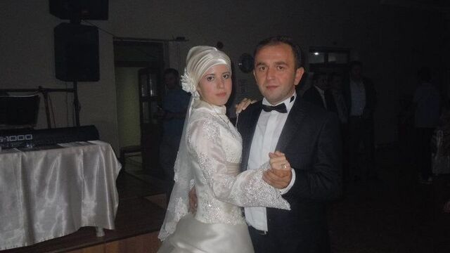 Polis memuru evinde ölü bulundu