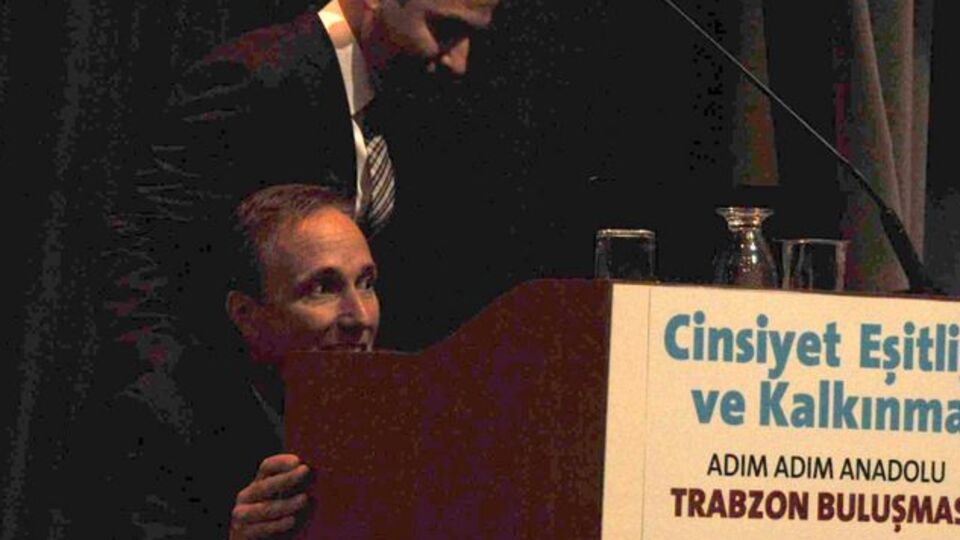 Dünya Bankası direktörüne yumartalı saldırı