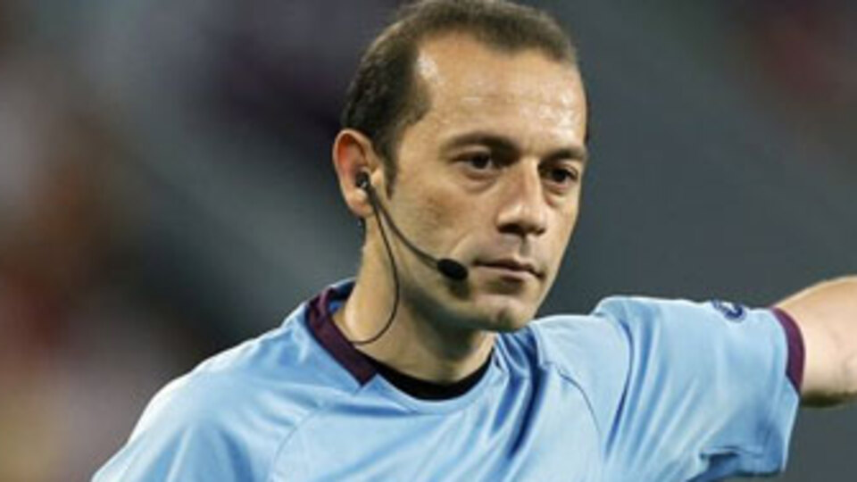 Cüneyt Çakır finalde!