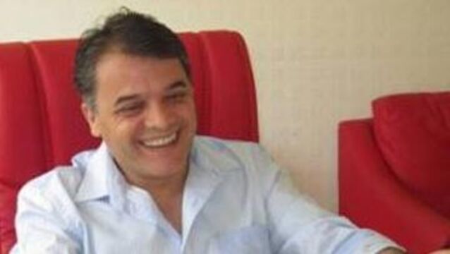 "Eski nesil avuçlarıyla yeni nesil parmaklarıyla hayata dokunuyor"