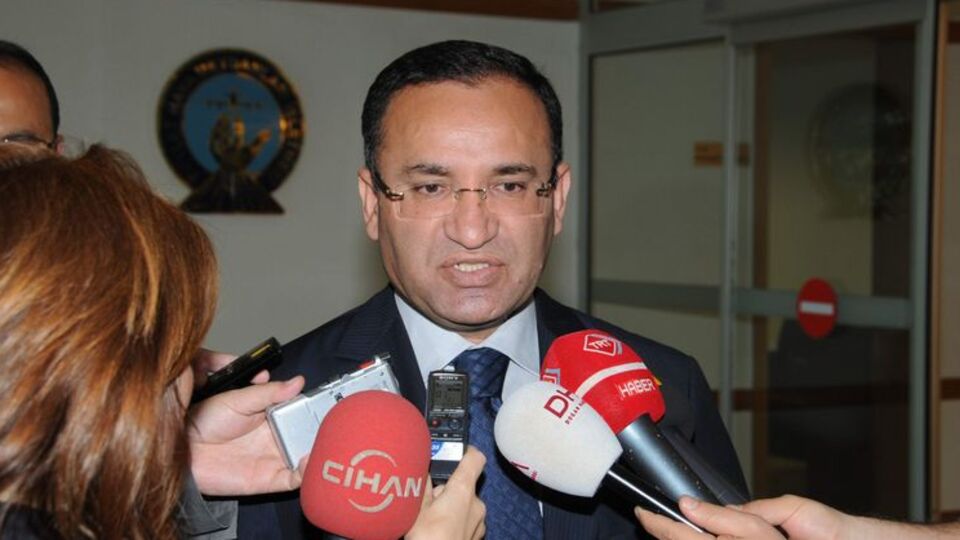 Tutuklu vekillere tahliye yolu