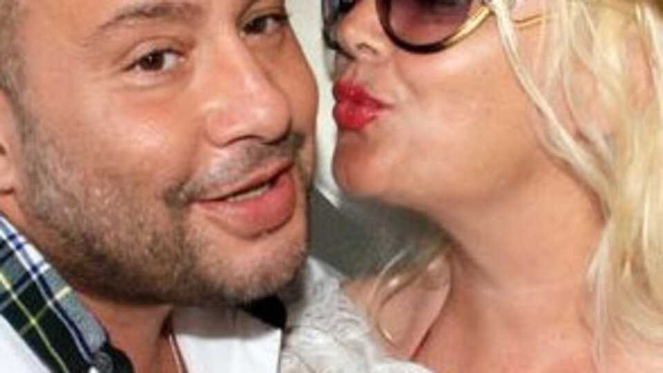 "Türkiye'ye öpüşmeyi öğrettik"