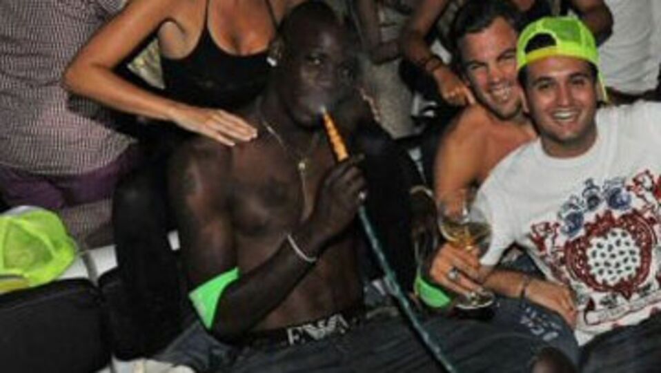 Balotelli stres atıyor!