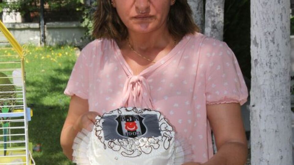 Şehitin doğum gününü mezarlıkta kutladı