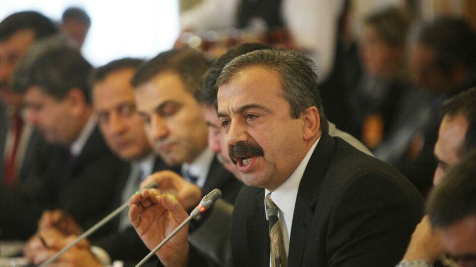 Önder: "KPSS kitapçığı pazarlandı"