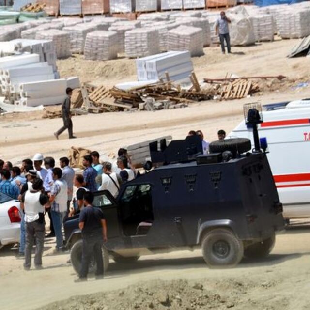 Van'da polis servis aracına saldırı