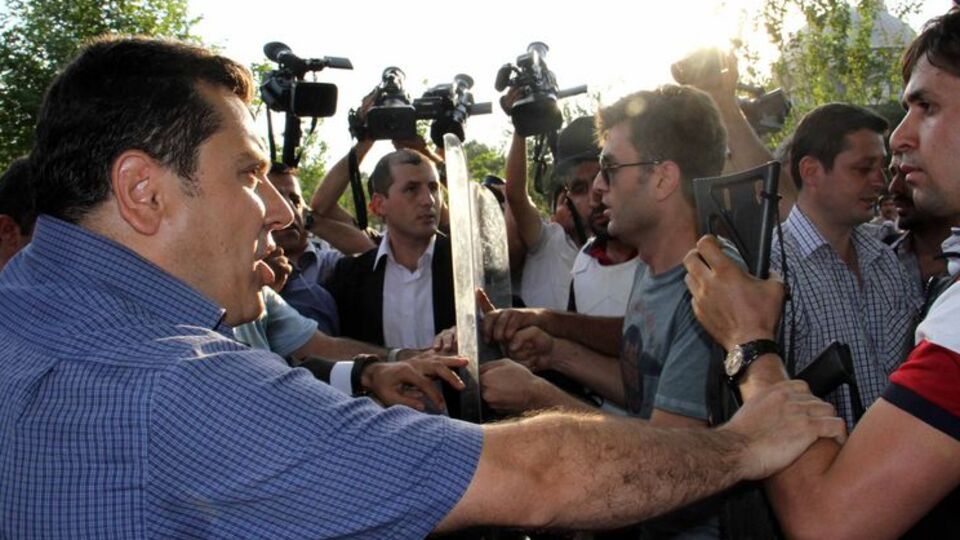 'O müdürü getirin kafasına sıkacağım'