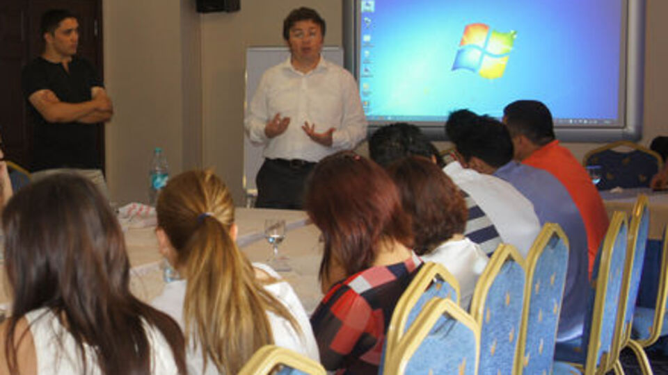 3 bin FMF hastası Facebook'ta