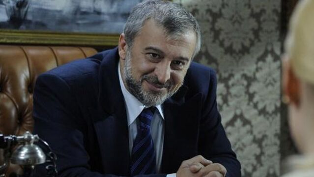 Bir ayrılık daha