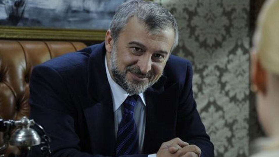 Bir ayrılık daha