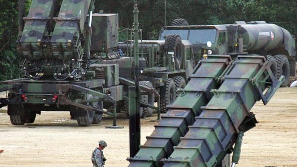 Başbakan'ın Rusya gezisi füze kararını erteletti