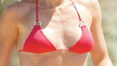 Türk mayosu satıyor