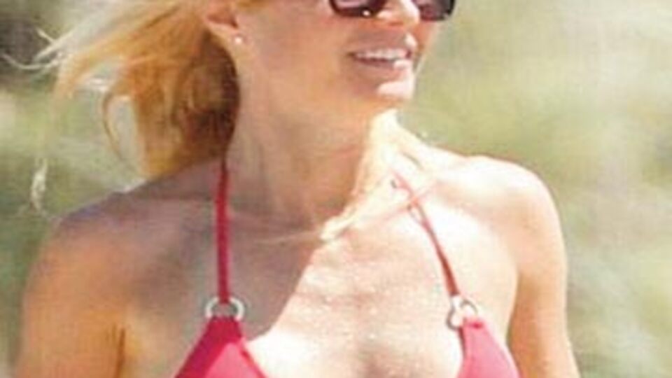 Türk mayosu satıyor