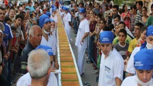 73. yıla özel 73 metrelik künefe!