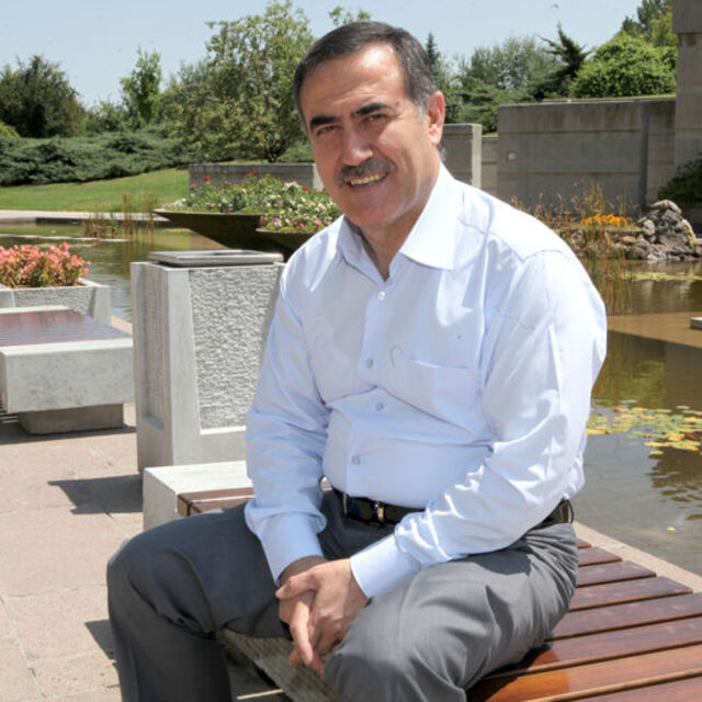 "Meclis'in içinde cemevi olsa yer mi yarılır, gök mü delinir"