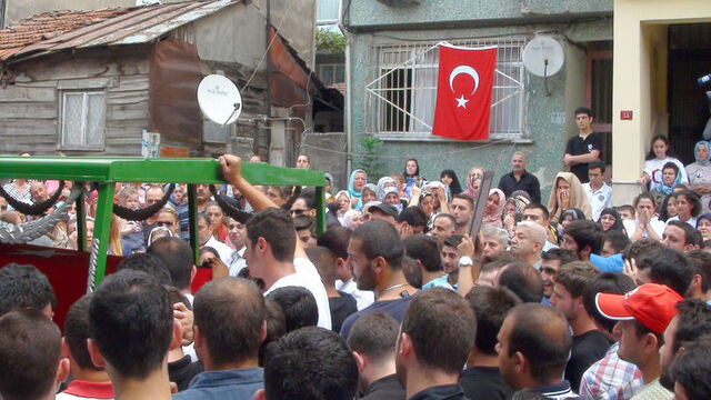 Şehit er son kez baba evinde