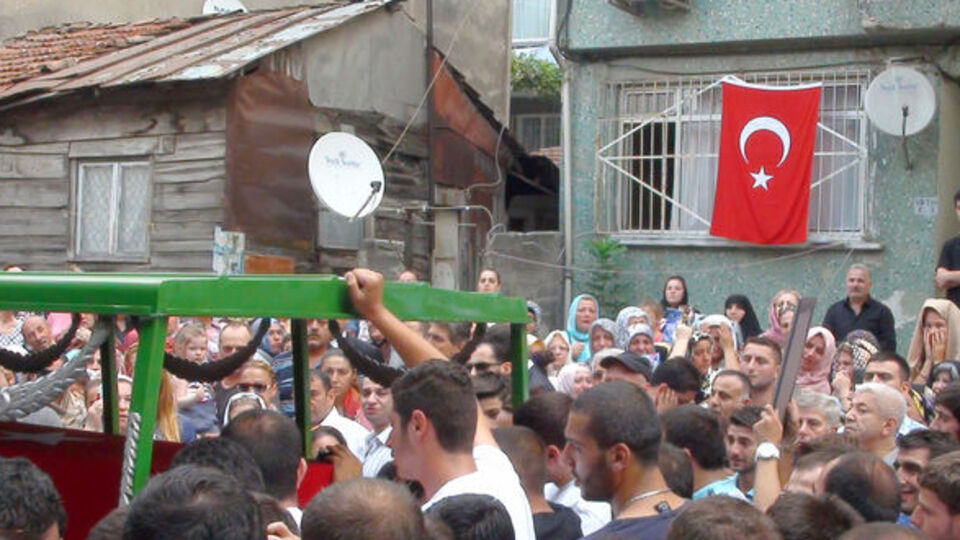 Şehit er son kez baba evinde