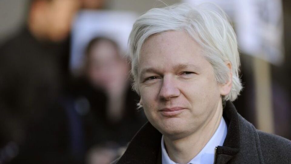 Assange'a 'efsanevi' destek