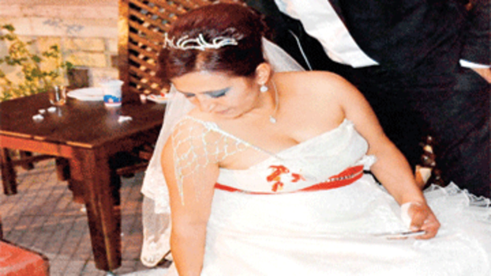 1,5 saat köpeği beklediler!