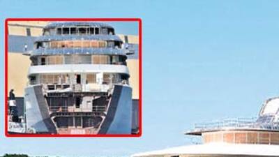 Suudi prensin süper teknesi denize indi