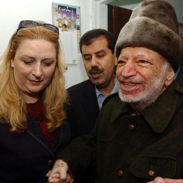 Arafat'ın eşinden suç duyurusu