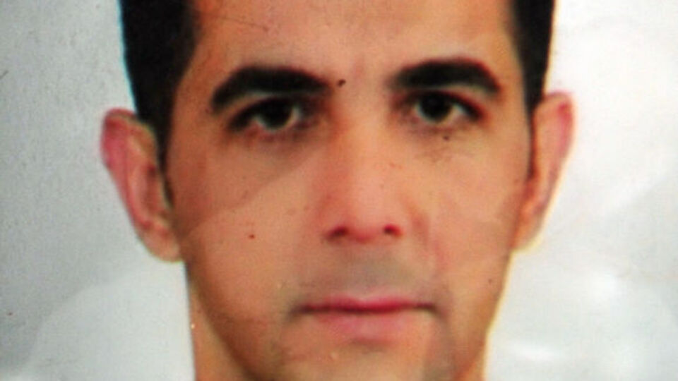 Annesini döven kapıcı babasını öldürdü