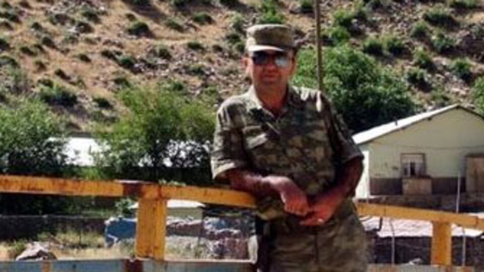 Çatışma anında eşini aradı!