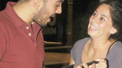 Kıskanç sevgili SMS inceledi