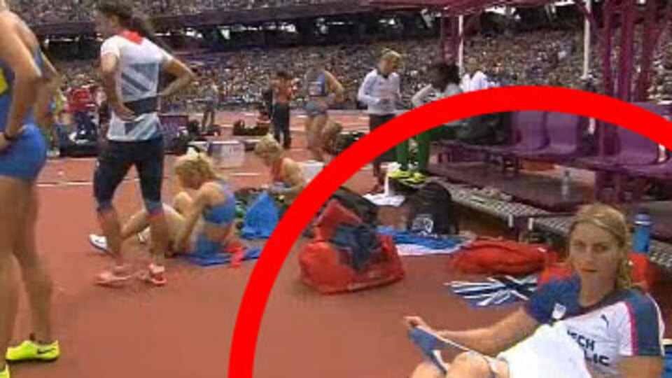 İç çamaşırını...