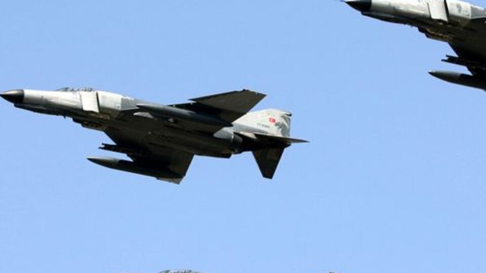 Van'da uçak hareketliliği