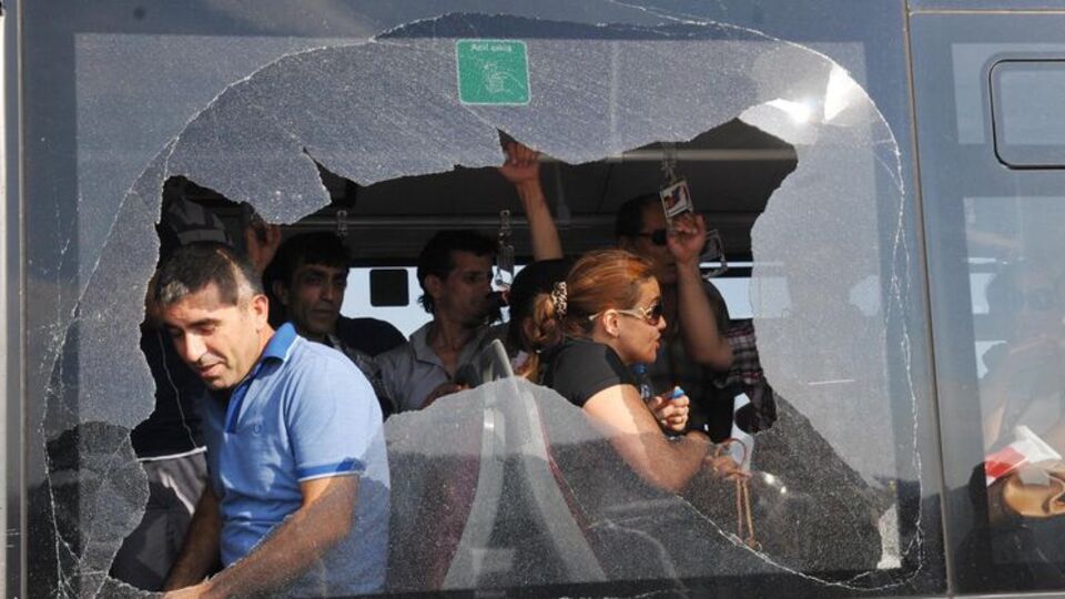 Haliç Köprüsü'nde metrobüsler çarpıştı