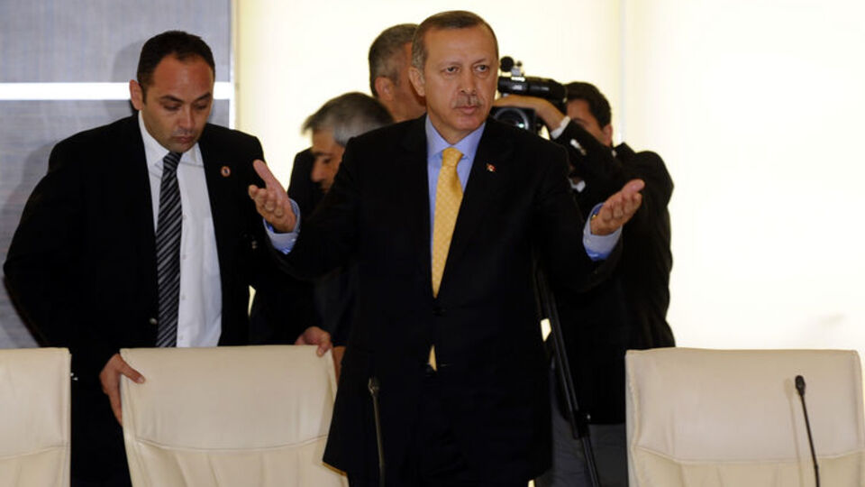 Erdoğan Pamukoğlu'na yine sert çıktı!