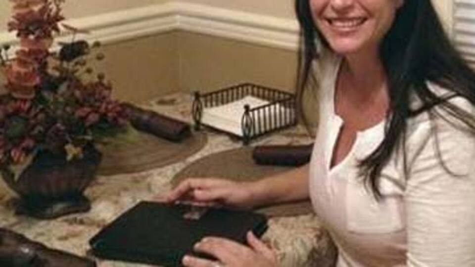 Emzirme filmini porno sitelere koydular!