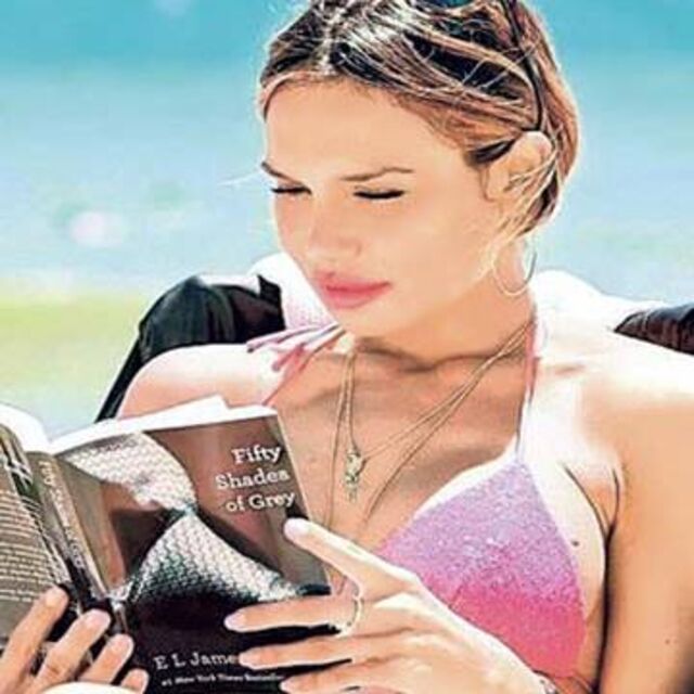 Kadın vekile erotik kitap!