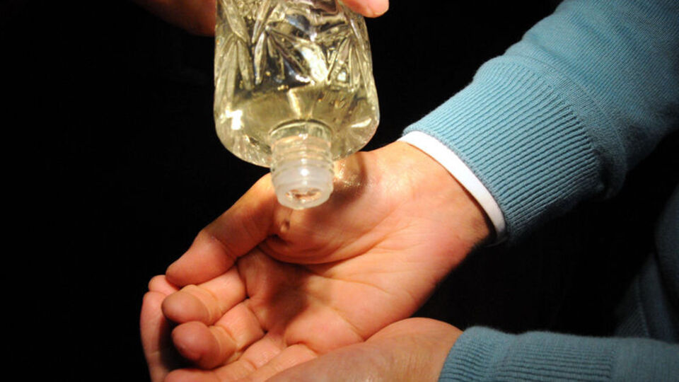 Bayramda kolonyadan zehirlenmeyin!