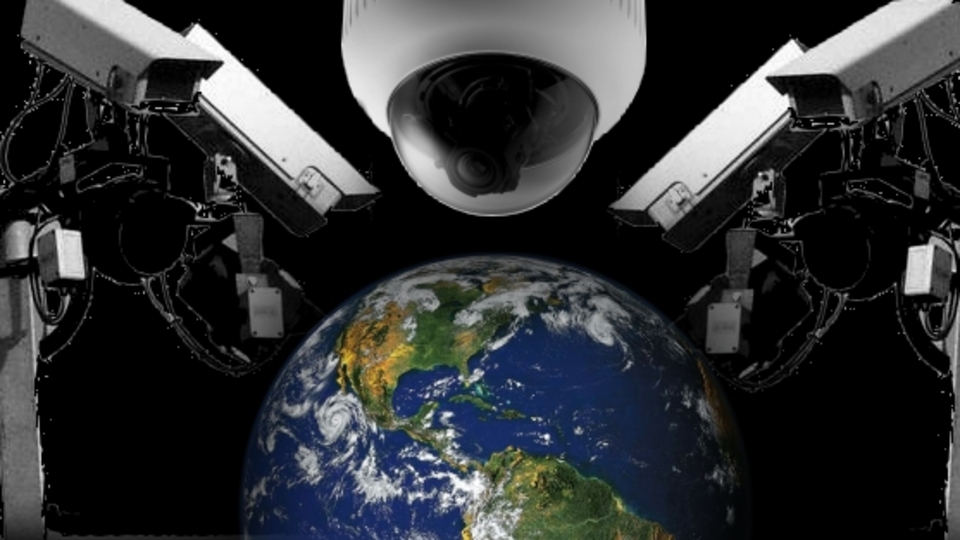 'ABD herkesi izliyor'